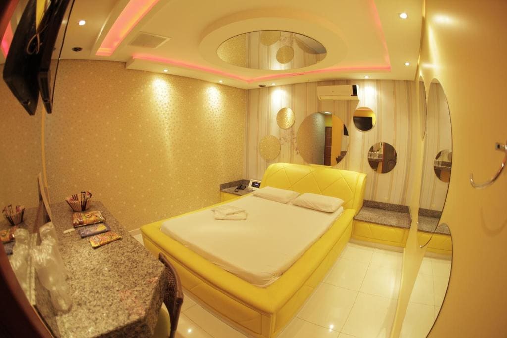 Double Room with Private Bathroom room - Image 1