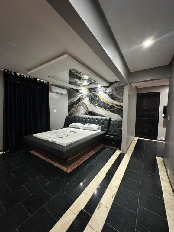 Studio with Spa Bath room - Image 1