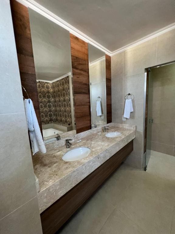 Superior Single Room room - Image 2