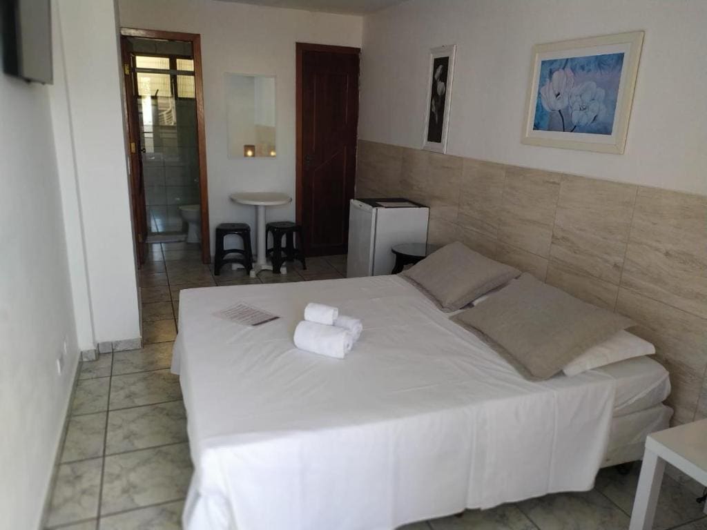 Queen Room with Balcony room - Image 2