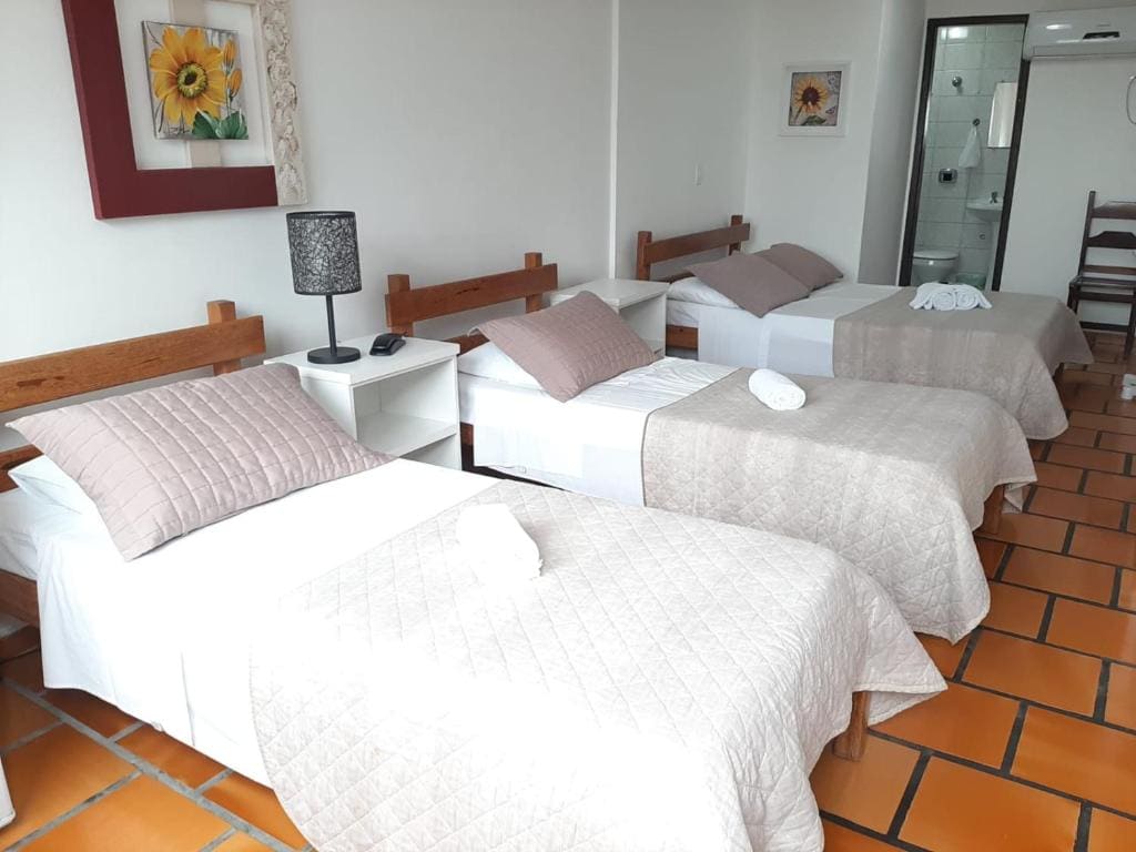 Quadruple Room - No View room - Image 2