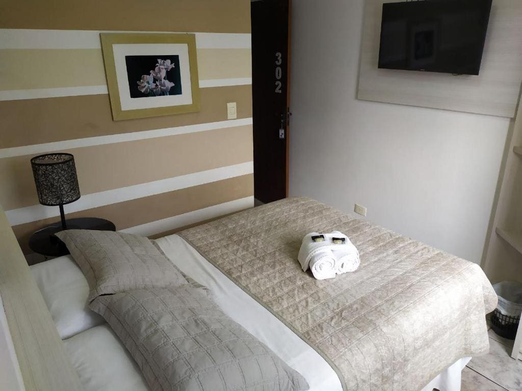 Double Room with Side Sea View room - Image 1