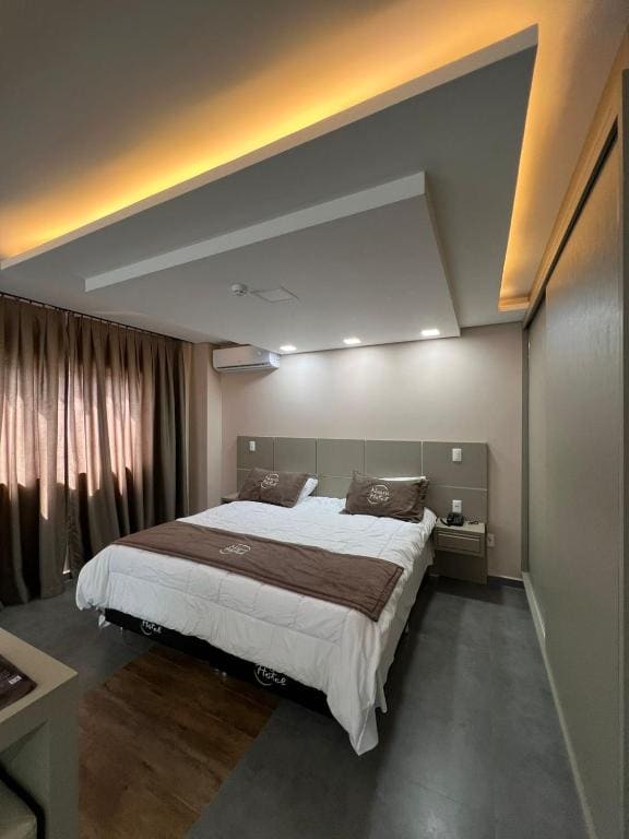 Suite with Spa Bath room - Image 3