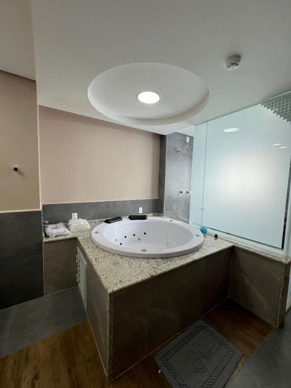 Suite with Spa Bath room - Image 1