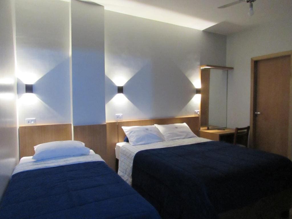 Standard Triple Room room - Image 1