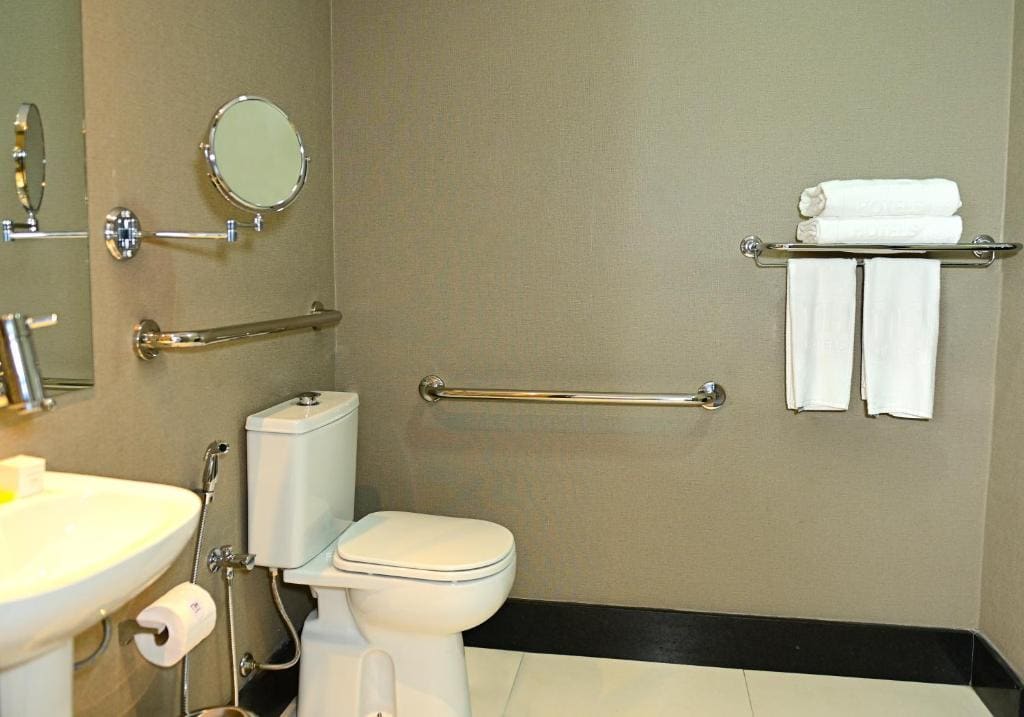Twin Room - Disability Access room - Image 3