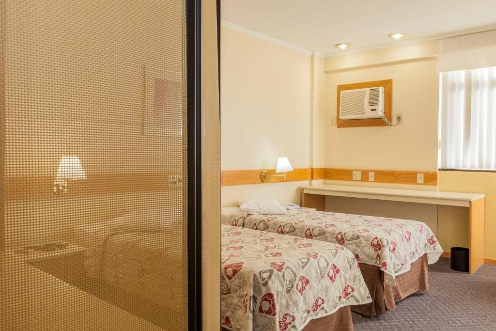 Deluxe Twin Room room - Image 2