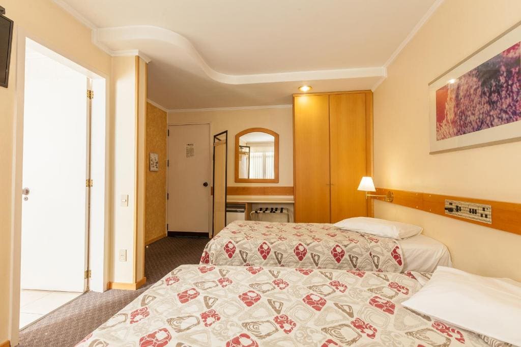 Deluxe Twin Room room - Image 1