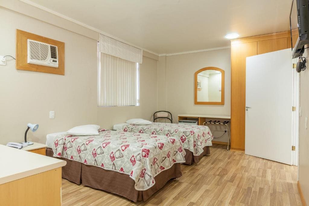 Deluxe Twin Room room - Image 3