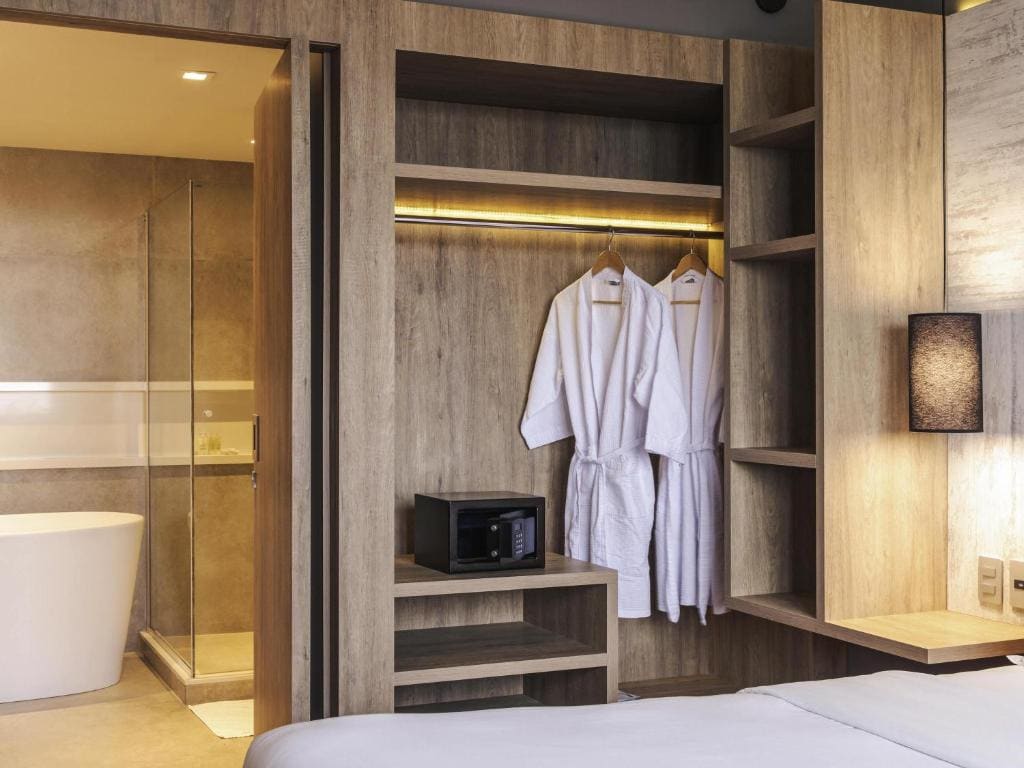 Superior King Suite room - Image 1