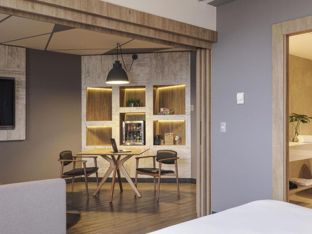 Superior King Suite room - Image 3