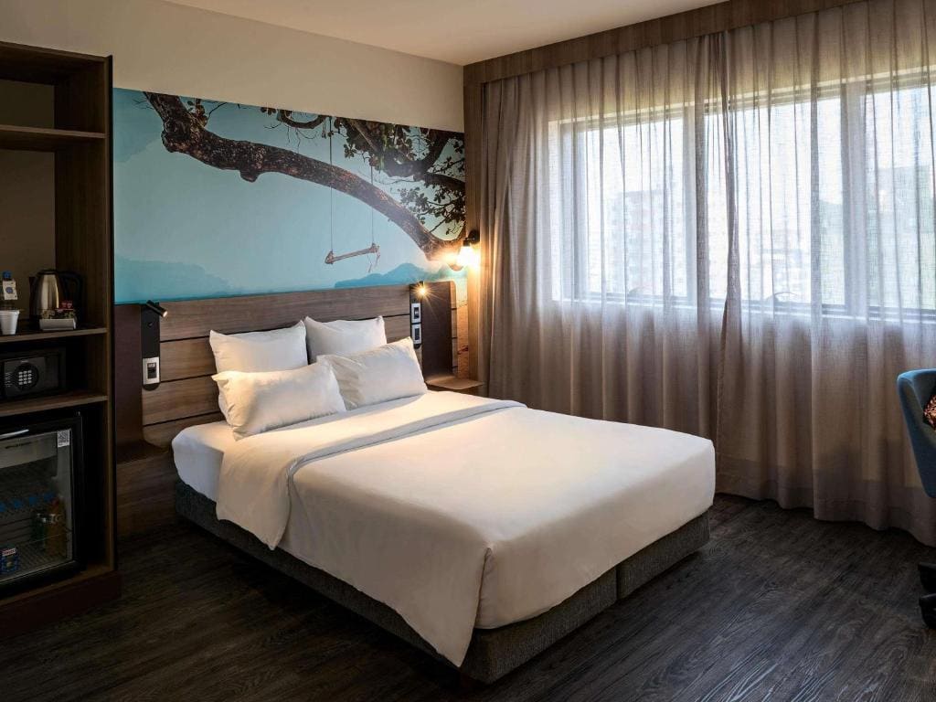 Apartment with One Double Bed - Disability Access room - Image 1