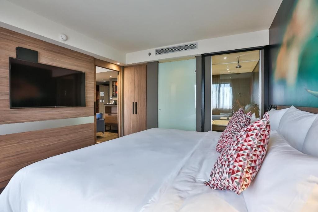 Superior Suite with One King Bed and One Sofa room - Image 3