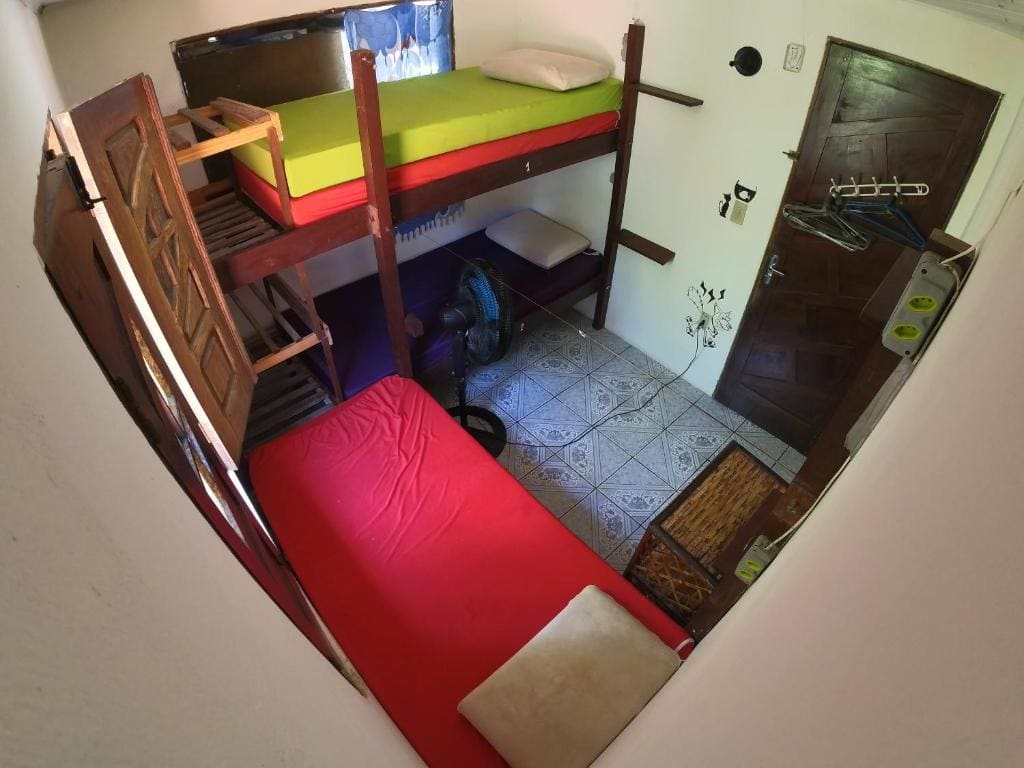 Basic Triple Room with Shared Bathroom room - Image 2