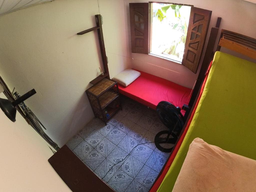 Basic Triple Room with Shared Bathroom room - Image 1