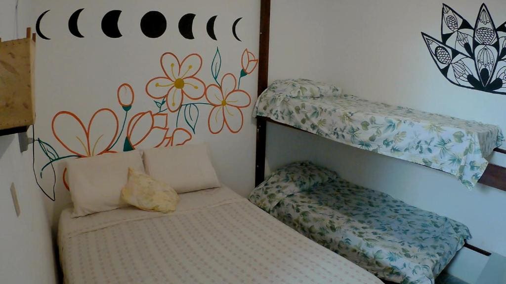 Economy Quadruple Room room - Image 3