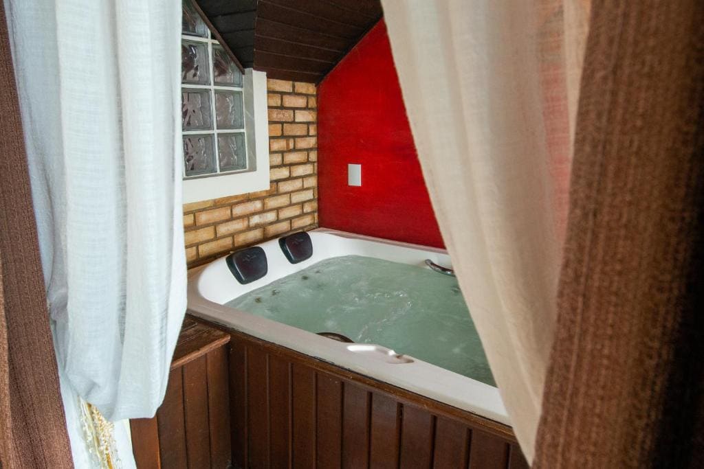 King Suite with Spa Bath room - Image 3