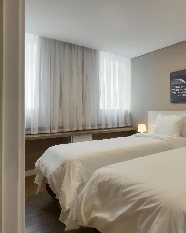 Superior Twin Room room - Image 1