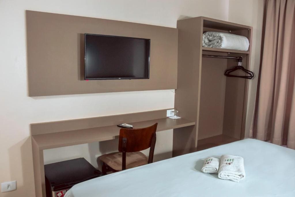Deluxe Double or Twin Room room - Image 2