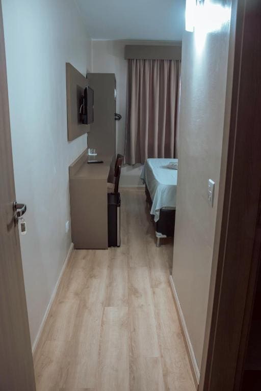 Deluxe Double or Twin Room room - Image 3