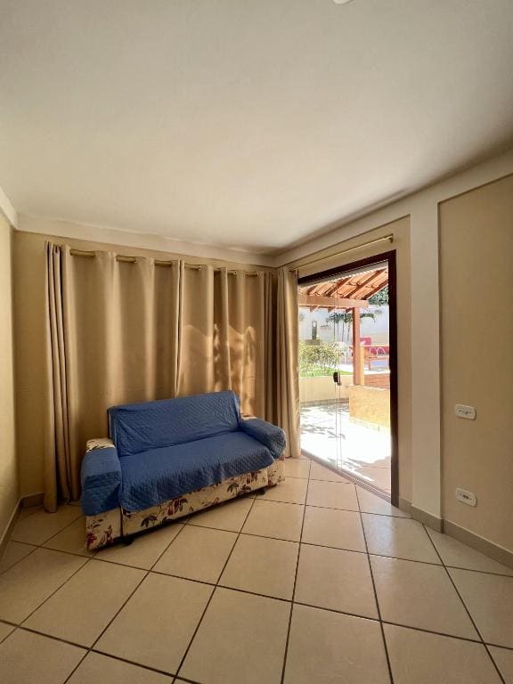 Apartment - Ground Floor room - Image 2