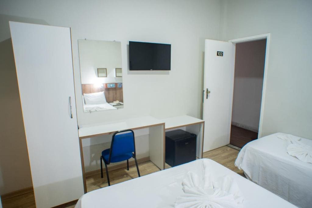 Standard Triple Room room - Image 3