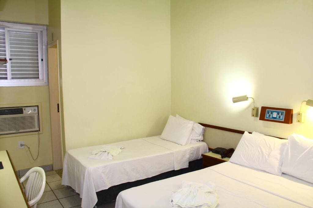 Standard Triple Room room - Image 2