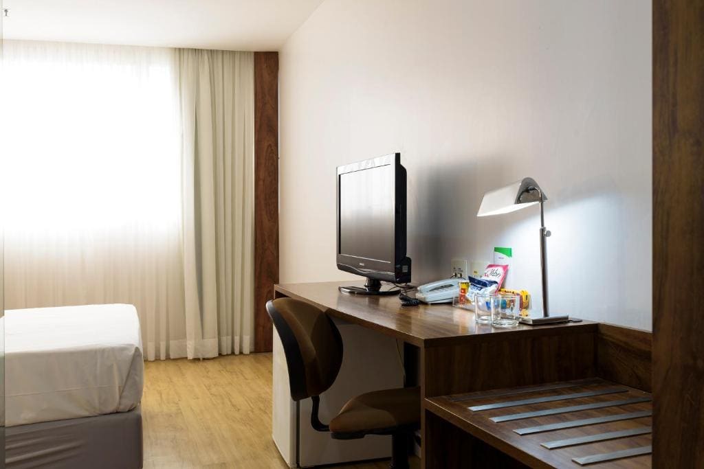 Superior Twin Room room - Image 3
