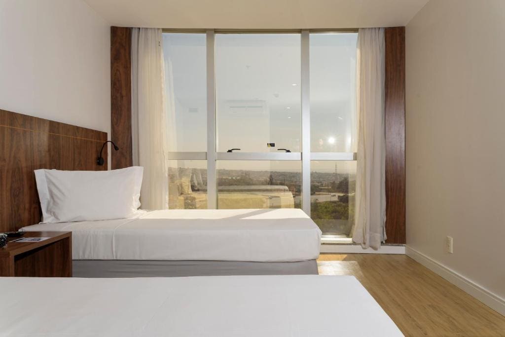 Superior Twin Room room - Image 2