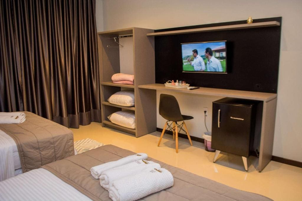 Comfort Quadruple Room room - Image 2