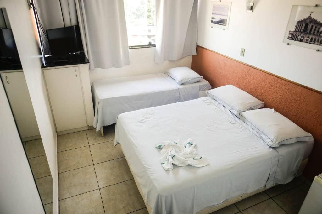Standard Triple Room room - Image 2