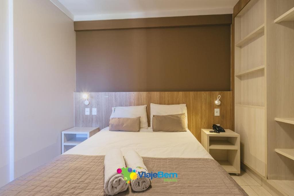 Apartment with Pool View room - Image 3