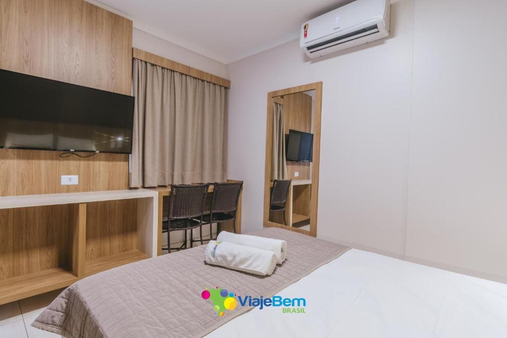 Apartment with Pool View room - Image 1