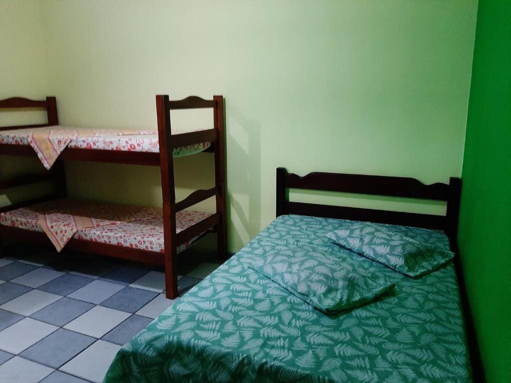 Standard Quadruple Room room - Image 1