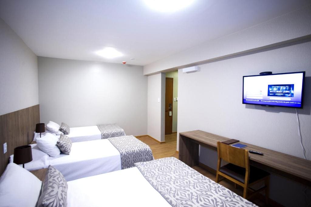Family Room room - Image 2