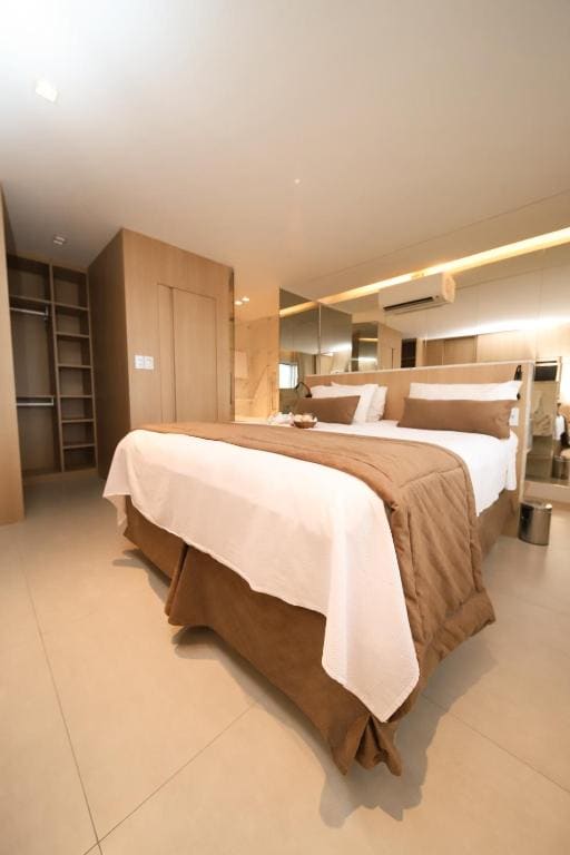 Deluxe Suite with Sea View room - Image 1