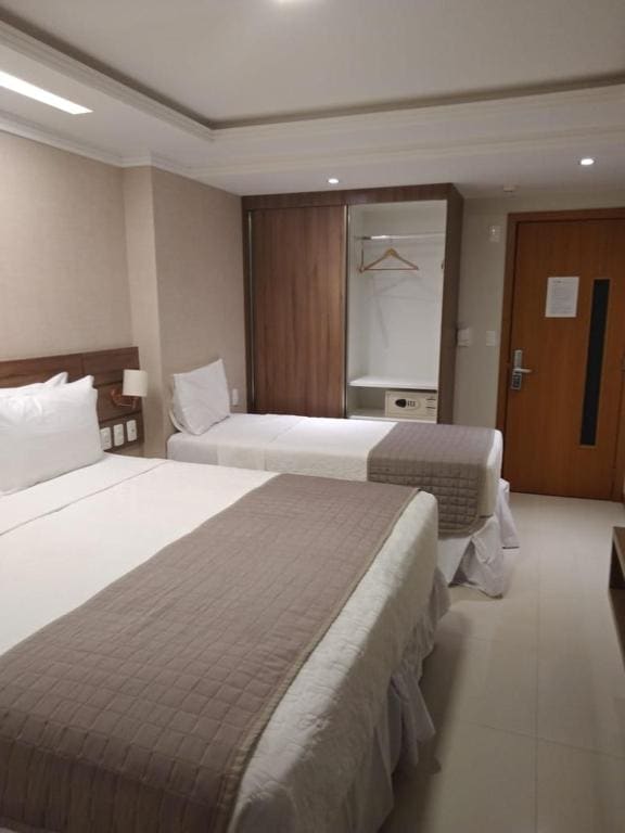 Executive Triple Room room - Image 1