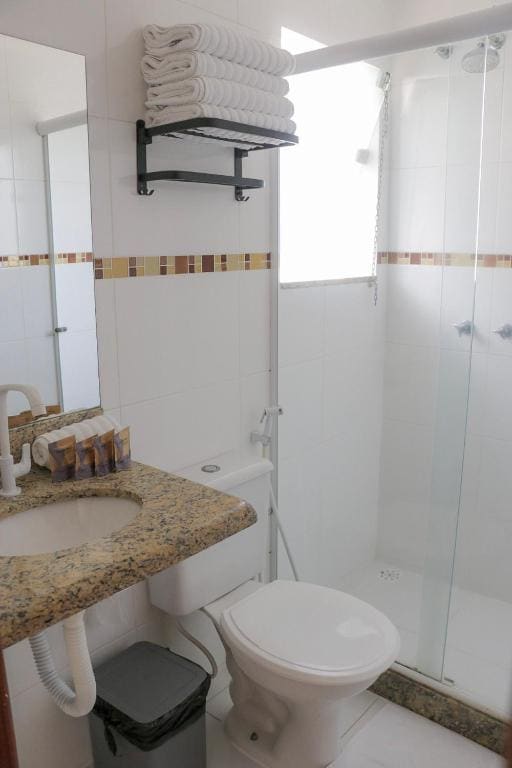 Standard Quadruple Room room - Image 2