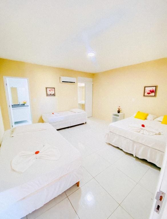 Quadruple Room room - Image 2