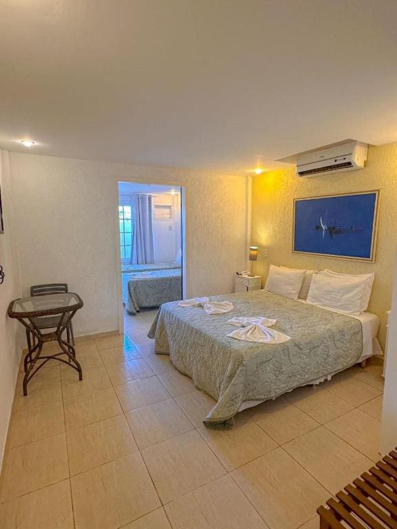 Standard Quadruple Room room - Image 2