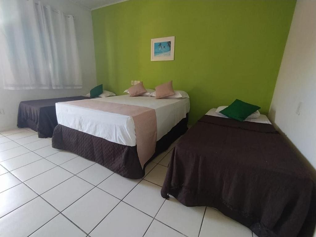 Standard Family Room room - Image 2