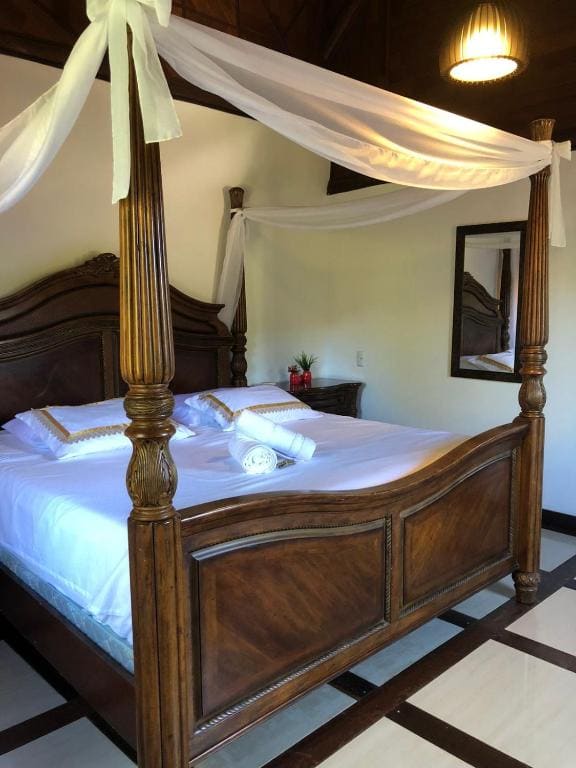 Superior King Suite room - Image 2