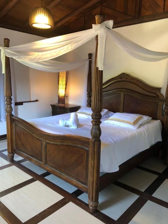 Superior King Suite room - Image 1