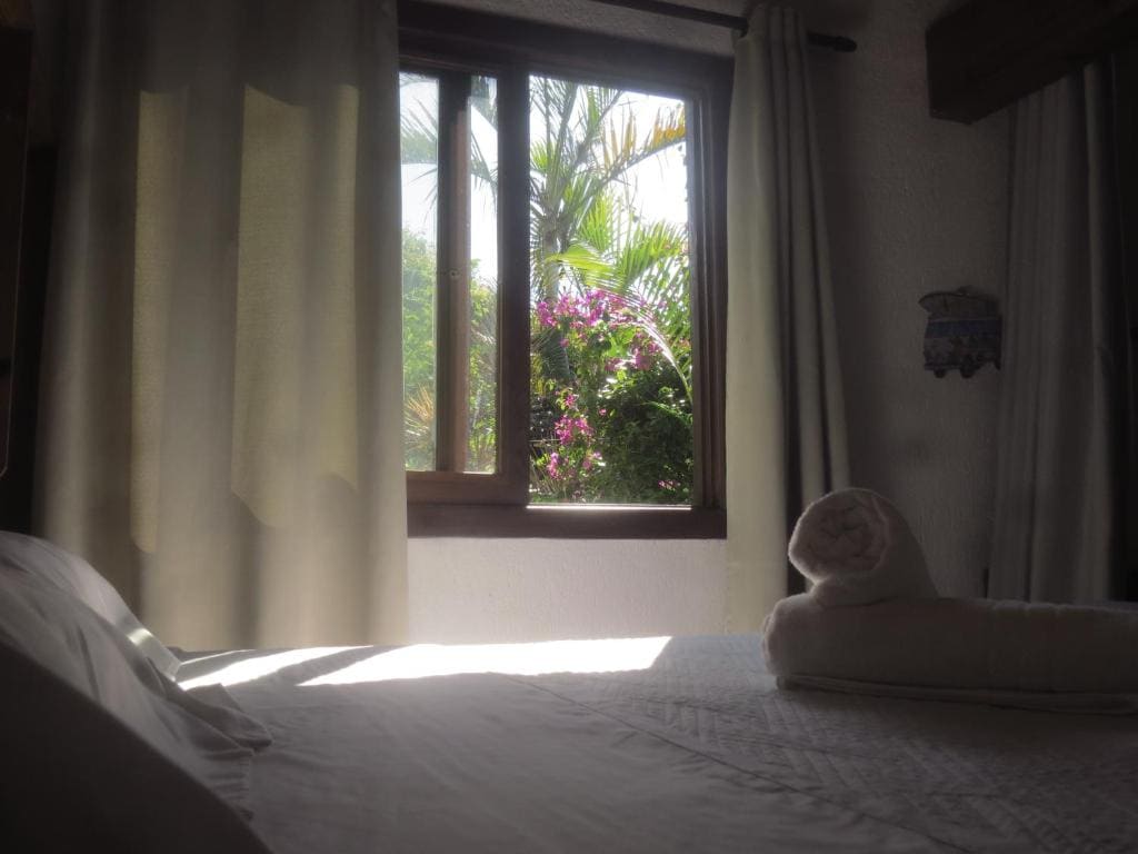 Triple Room with Pool View room - Image 2