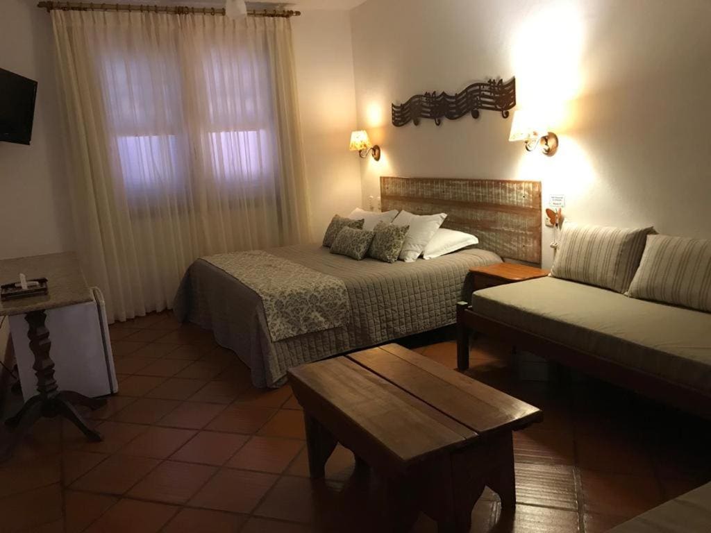 Superior Triple Room (Air Conditioning and King-size Bed) room - Image 1