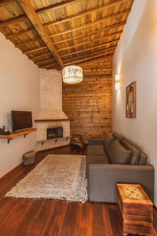 One-Bedroom Premium Apartment room - Image 2