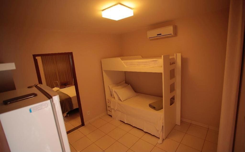 Deluxe Family Suite room - Image 3