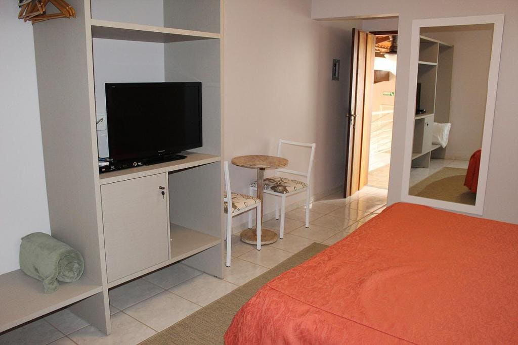 Deluxe Queen Suite room - Image 3