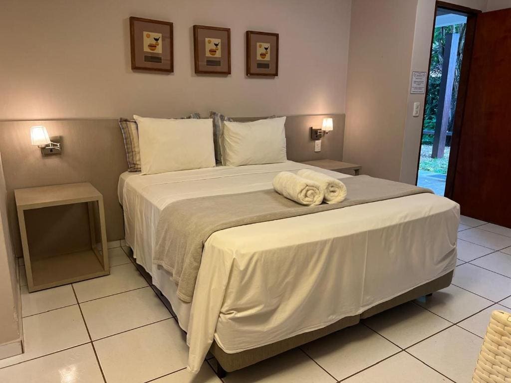 Queen Suite with Spa Bath room - Image 2