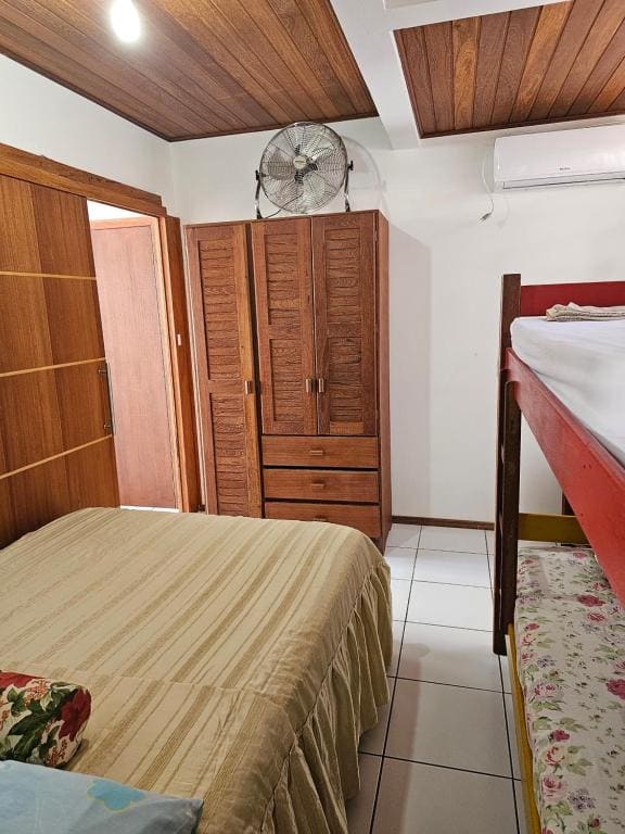 Comfort Quadruple Room room - Image 2